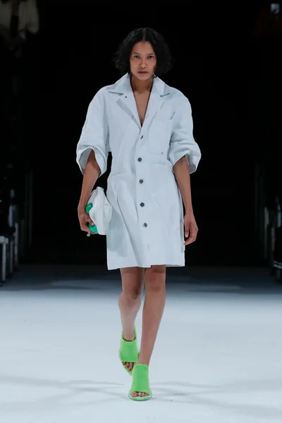 Look 1